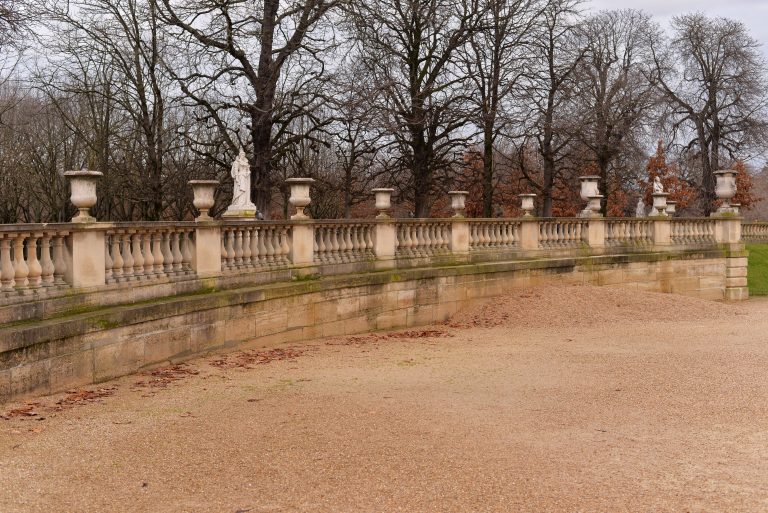 balusters-paris-france-75