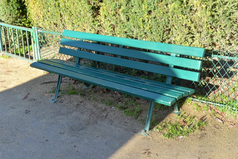 bench-paris-france-77