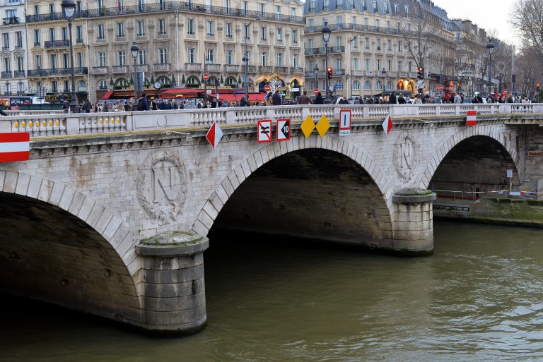 bridge-pont-saint-michel-paris-france-88
