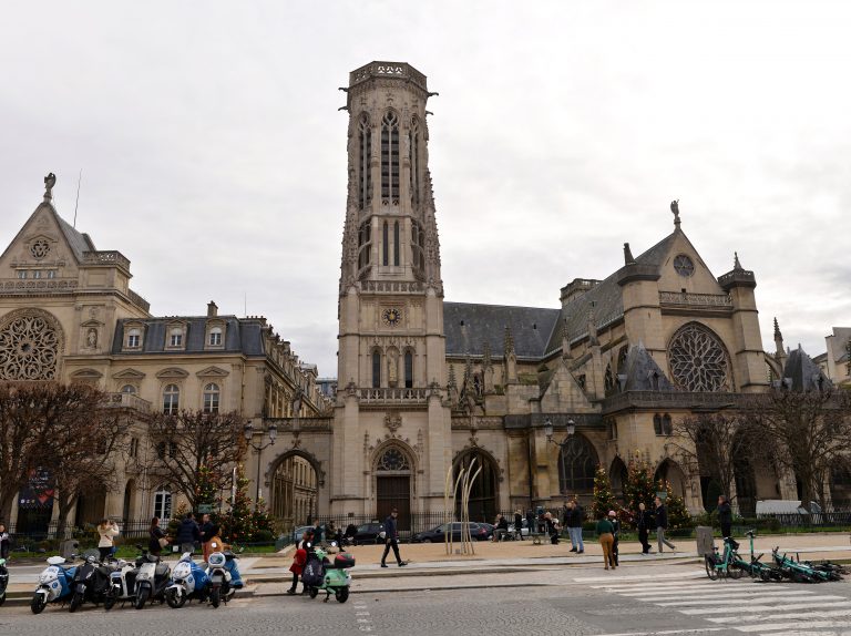 church-eglise-saint-germain-lauxerrois-paris-france-113