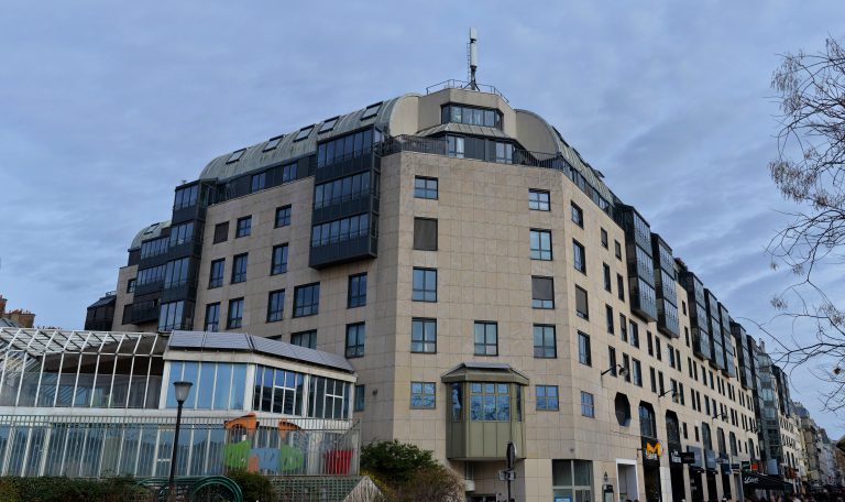 commercial-building-paris-france-141