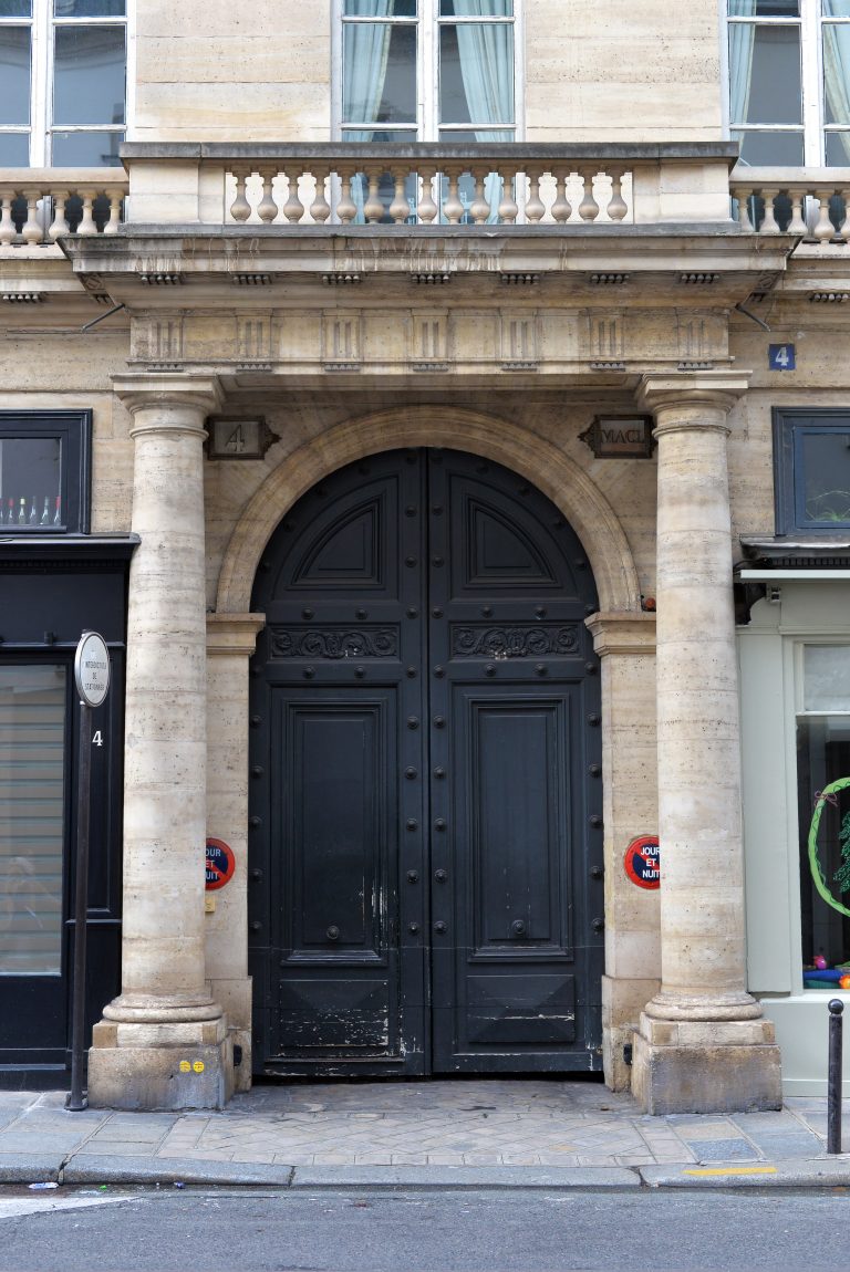 door-paris-france-212
