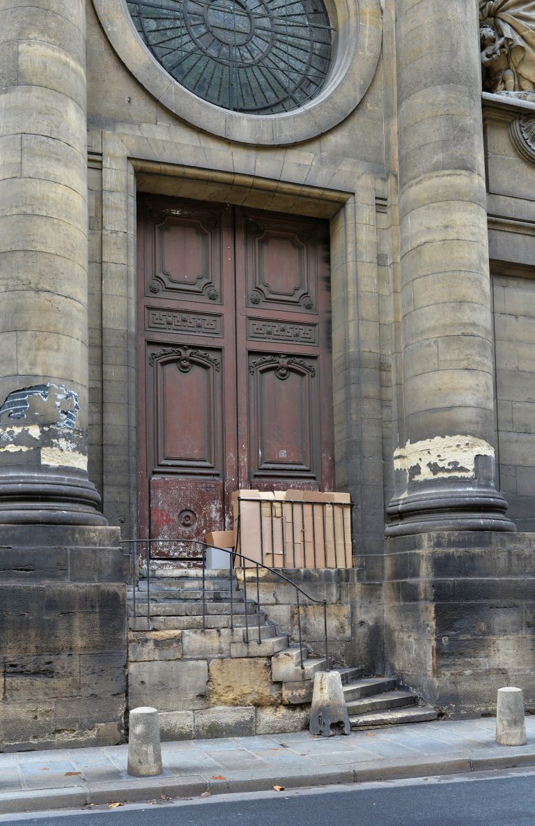 door-staircase-paris-france-225