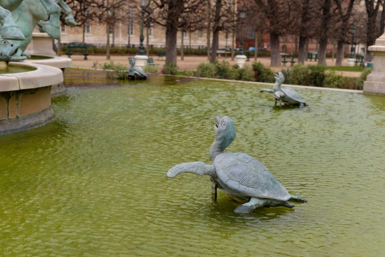 fountain-fontaine-des-quatre-parties-du-monde-paris-france-254