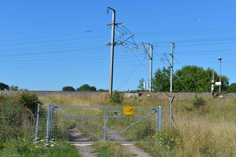 gate-courquetaine-france-500