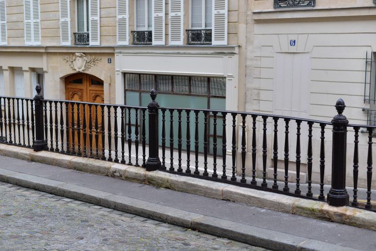 guard-rail-paris-france-277
