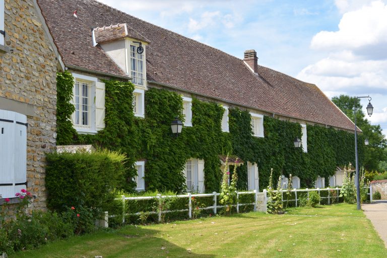 house-blandy-les-tours-france-466