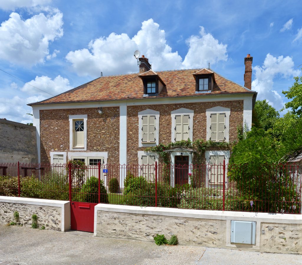 house-blandy-les-tours-france-467