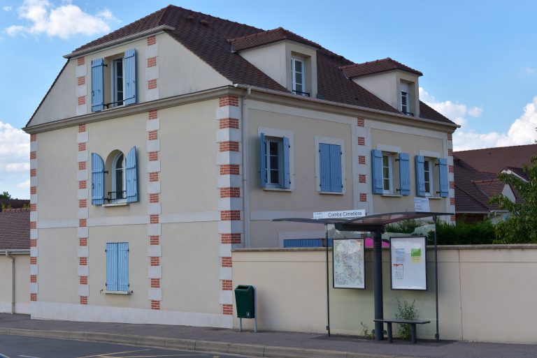 house-combs-la-ville-france-492