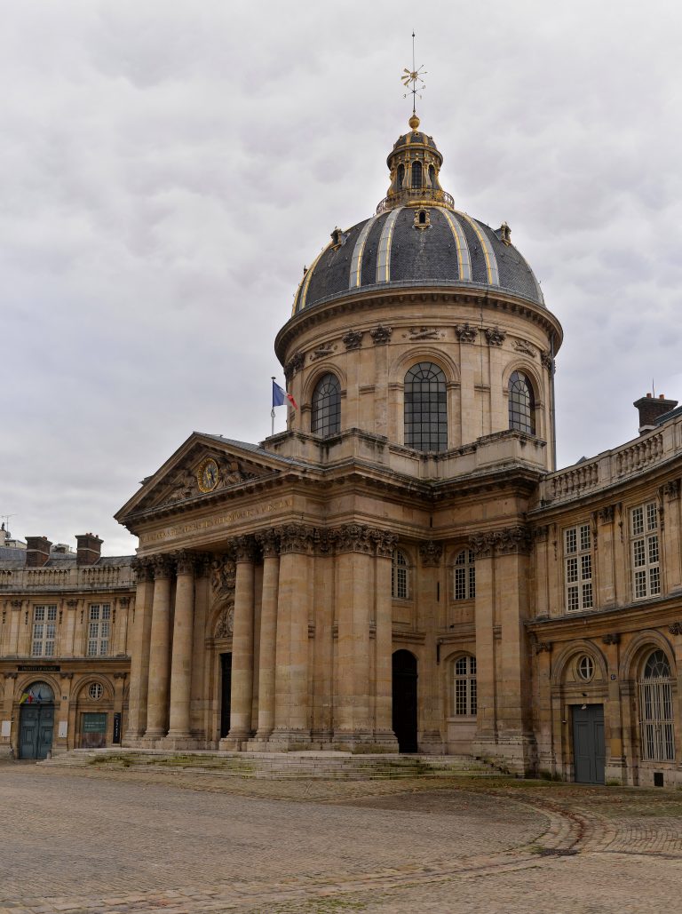 institute-palais-de-linstitut-de-france-paris-france-290