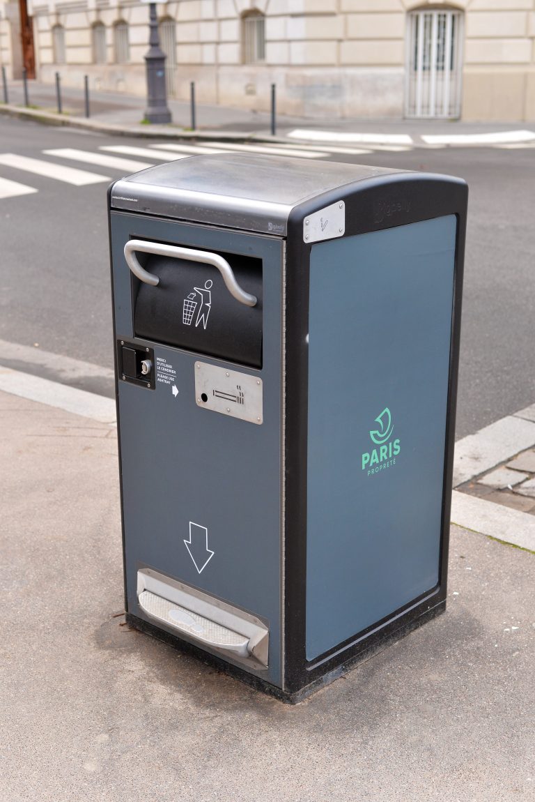 litter-bin-paris-france-295