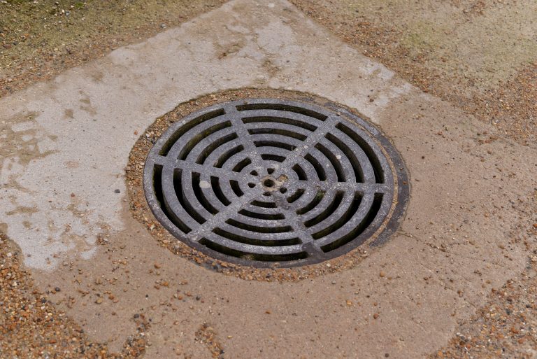 manhole-paris-france-299