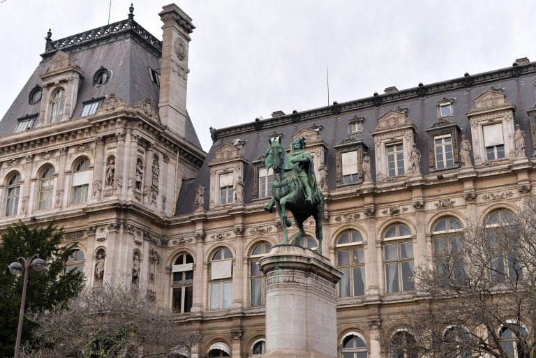 monument-etienne-marcel-paris-france-305