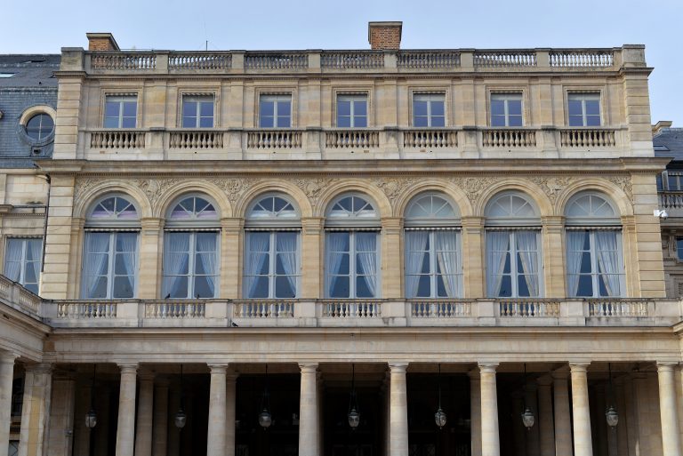 palace-domaine-national-du-palais-royal-paris-france-325