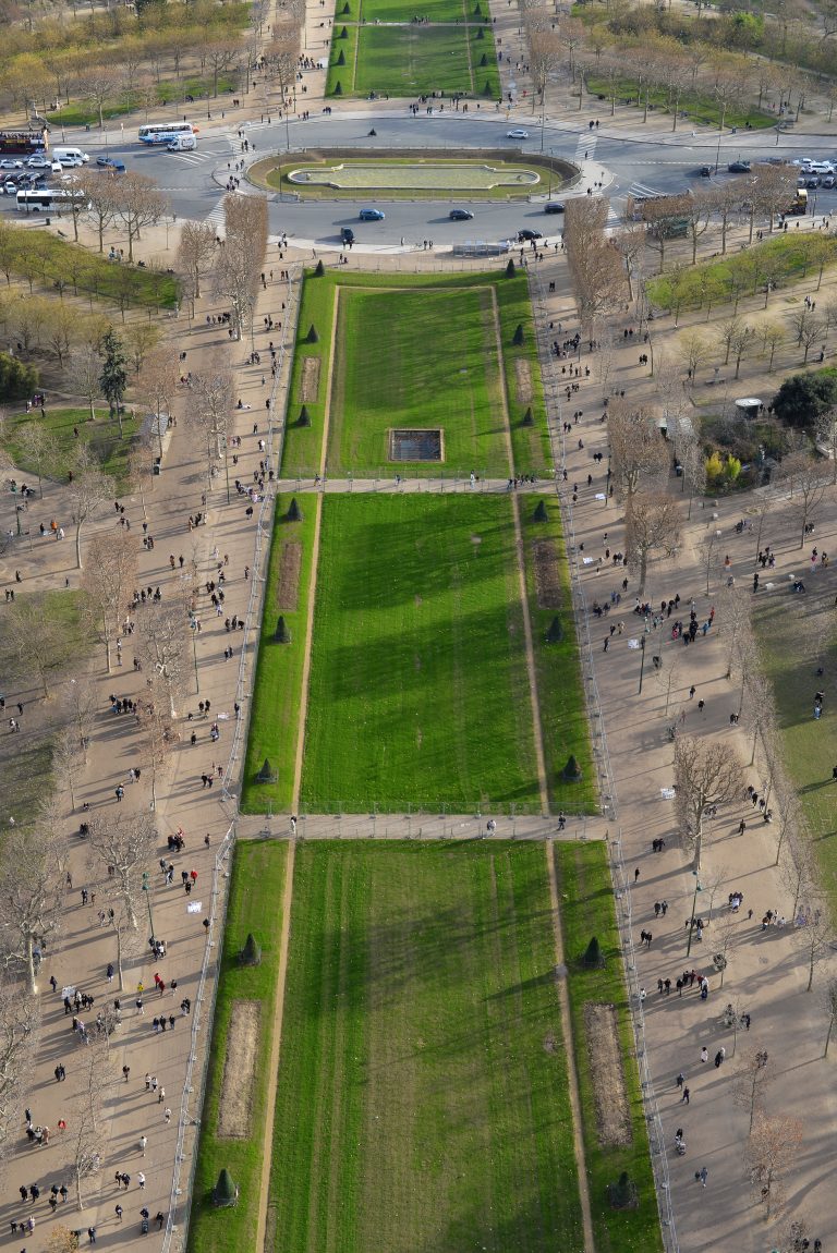 park-champ-de-mars-paris-france-353