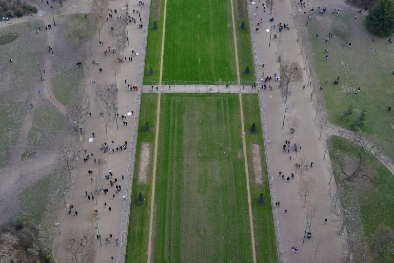 park-champ-de-mars-paris-france-354