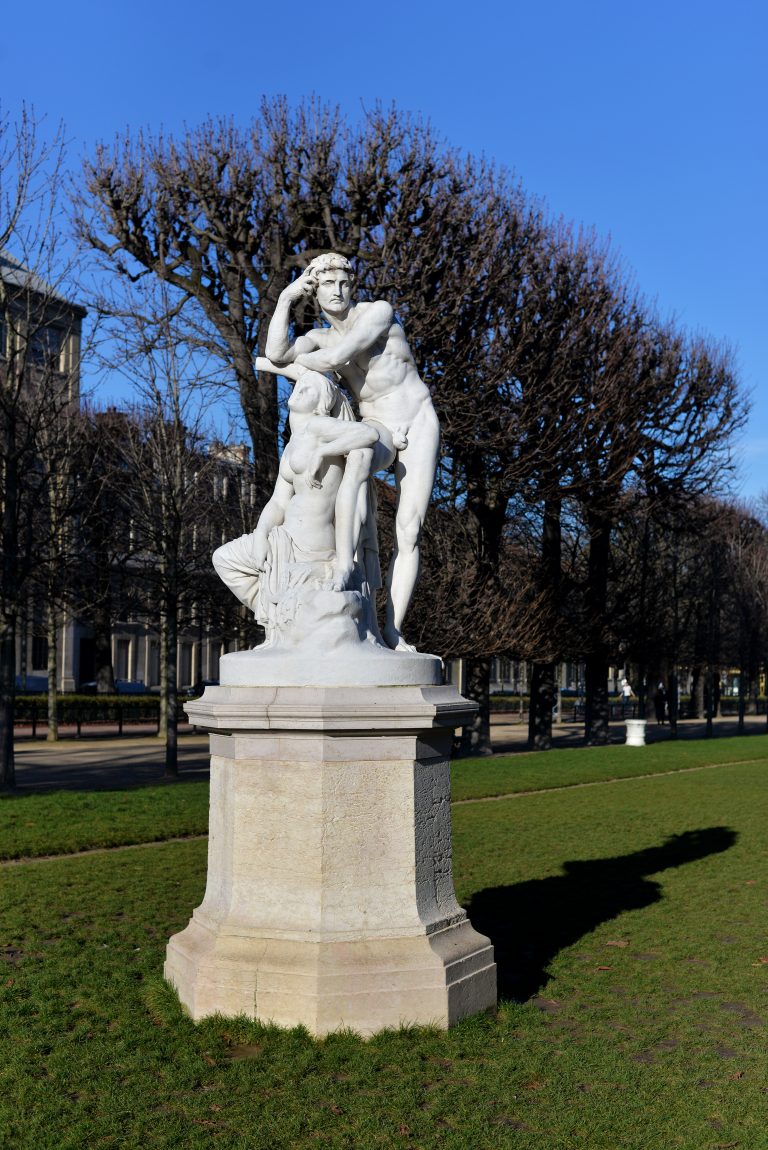 statue-le-crepuscule-paris-france-395