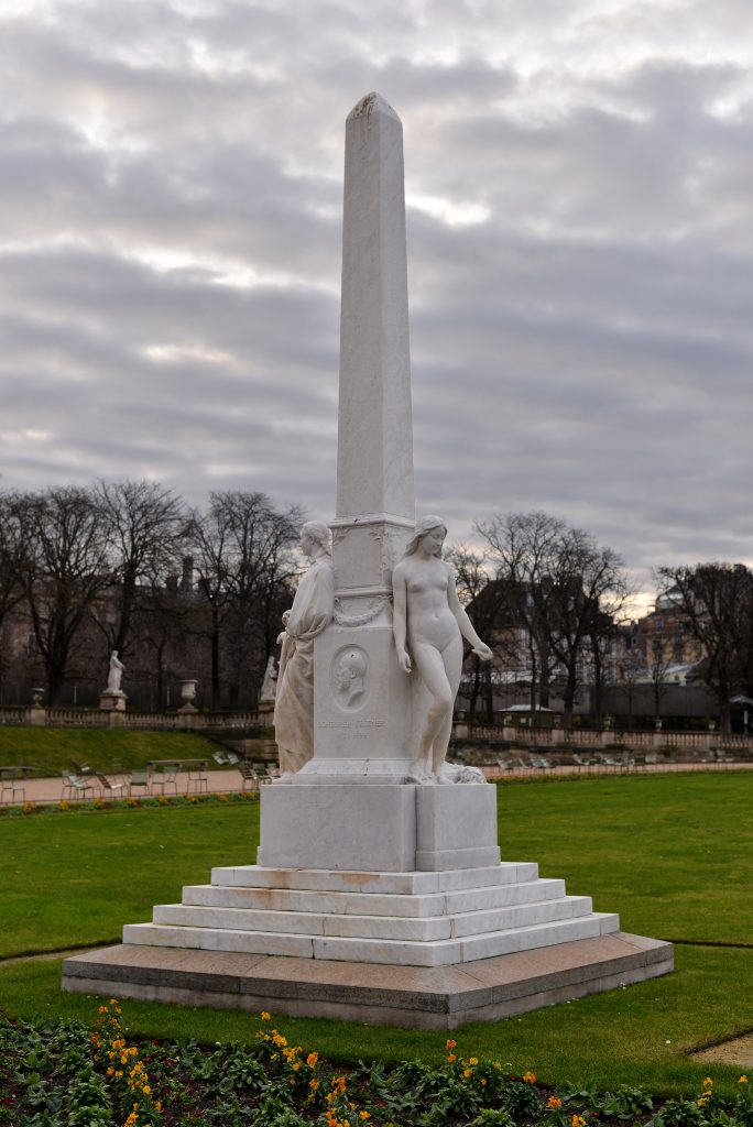 statue-scheurer-kestner-paris-france-407