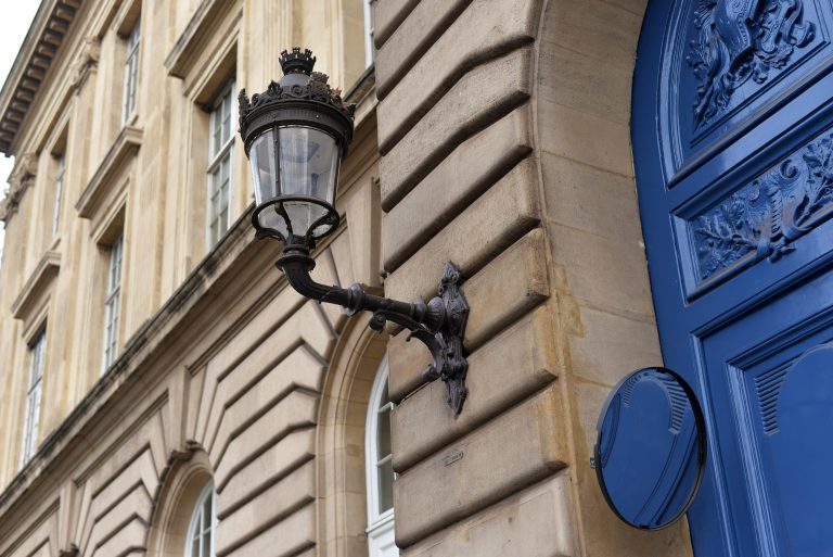 street-lamp-paris-france-413