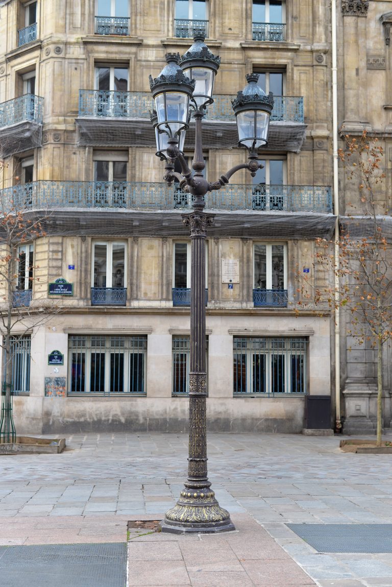 street-lamp-paris-france-415