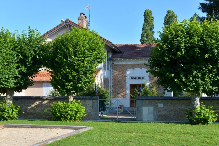 town-hall-courquetaine-france-509