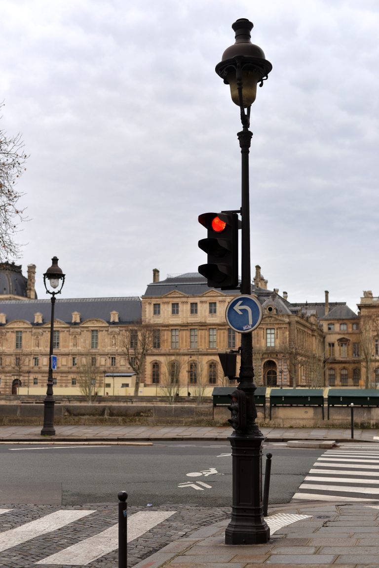 traffic-lights-paris-france-444