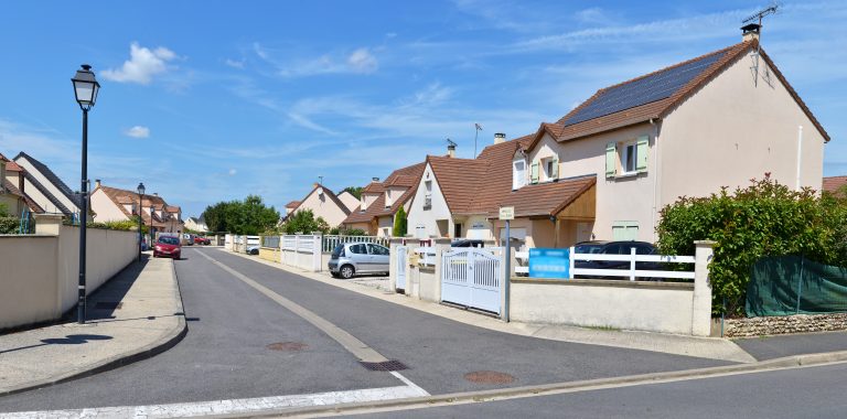 houses-verneuil-letang-france-596