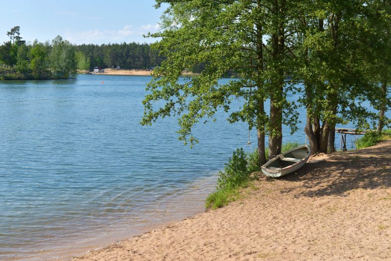 lake-melice-czech-republic-675
