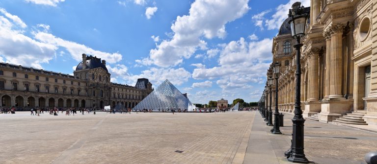 museum-louvre-paris-france-571