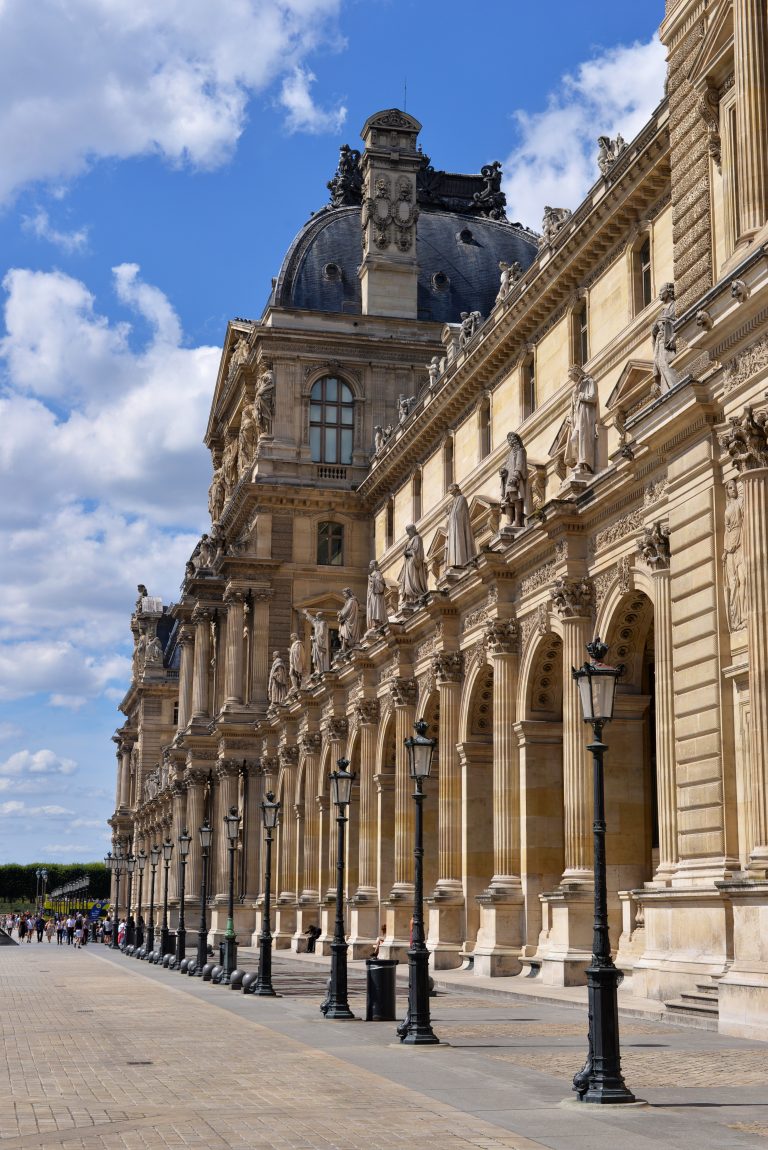 museum-louvre-paris-france-572