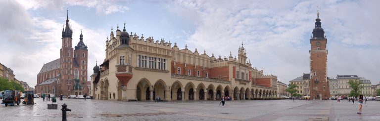 town-square-rynek-glowny-krakow-poland-655