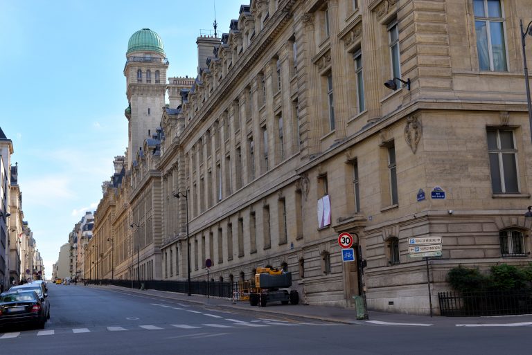 university-sorbonne-paris-france-588