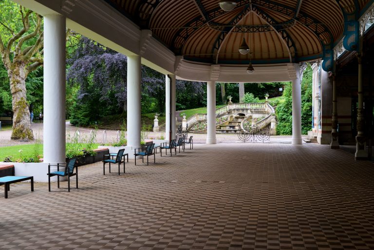 collonade-spa-vittel-france-600
