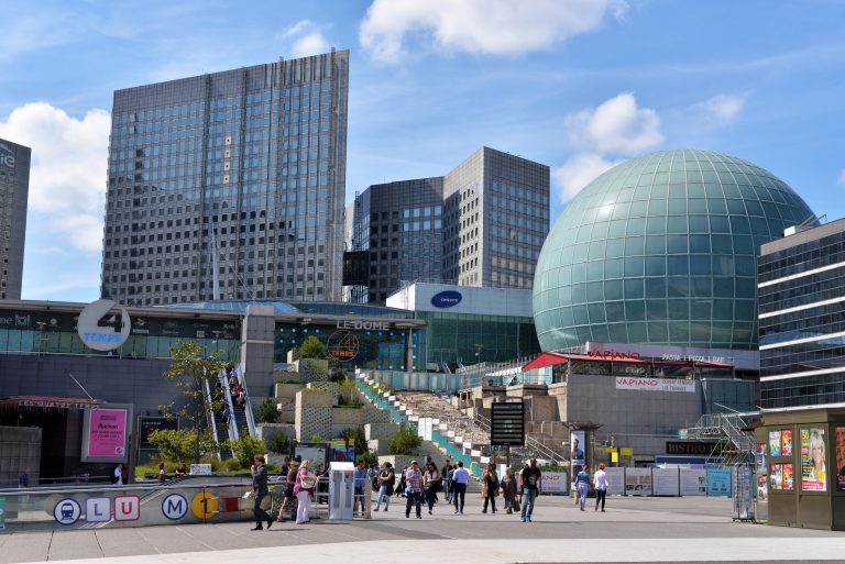 commercial-la-defense-puteaux-france-544