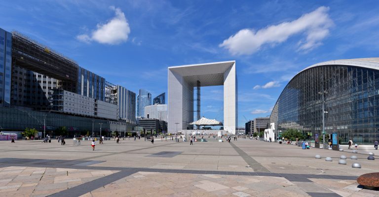 monument-la-grande-arche-de-la-defense-puteaux-france-564
