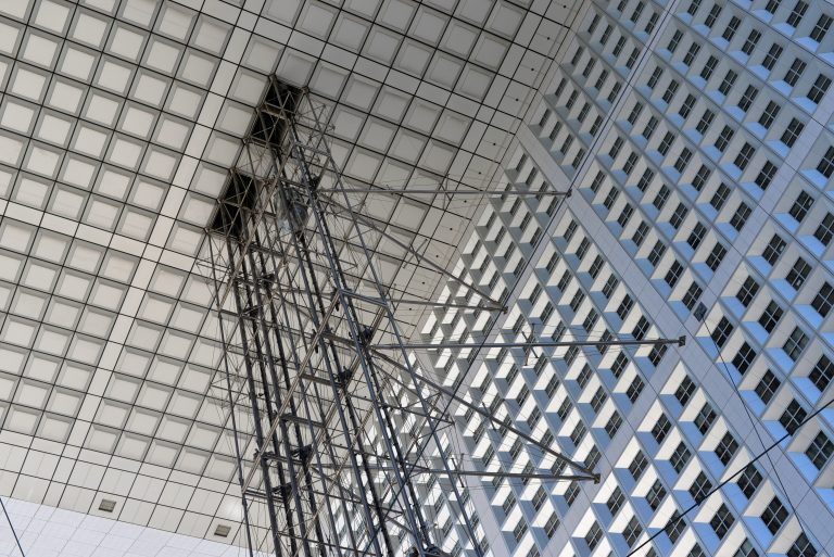 monument-la-grande-arche-de-la-defense-puteaux-france-566